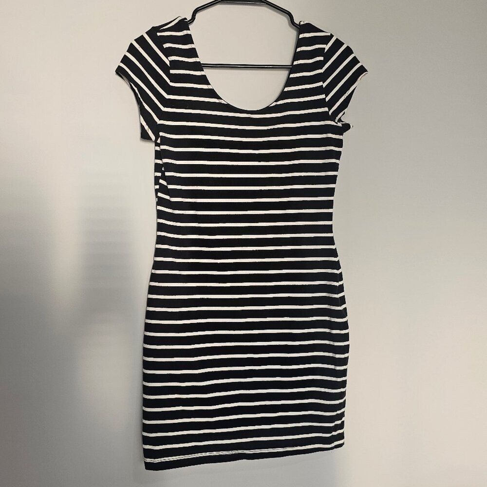 Charlotte Russe Black & White Striped Bodycon Dress – Size M